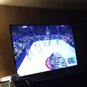 50 inch tv wit ps4 wit 2k20, madden 20, cod ww2